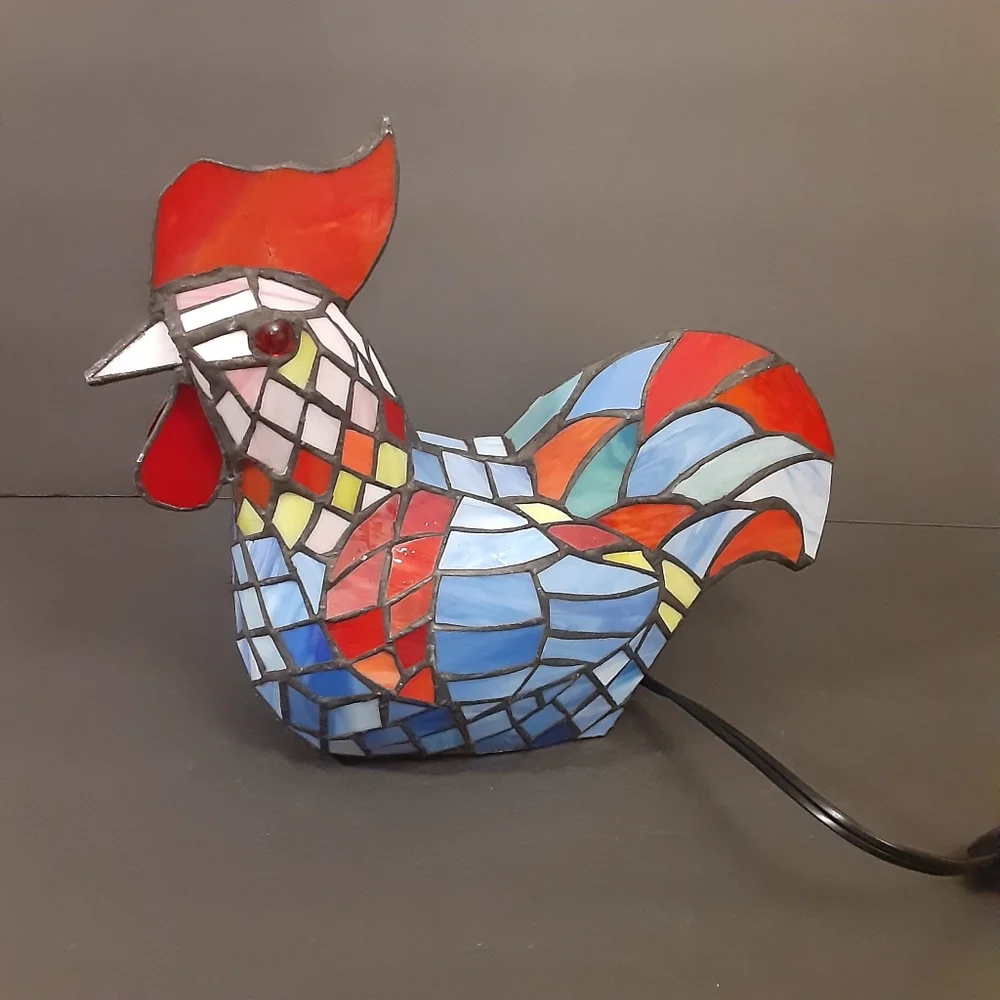 Vintage Stained Glass Hen/Chicken Night/Accent light. Red/blue Mosaic 3-D desin.